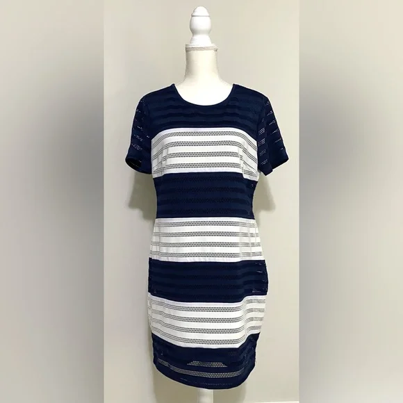 Beige by ECI Womens L Navy Blue White Stripe Short Sleeve Straight Dress Classic - Picture 1 of 12